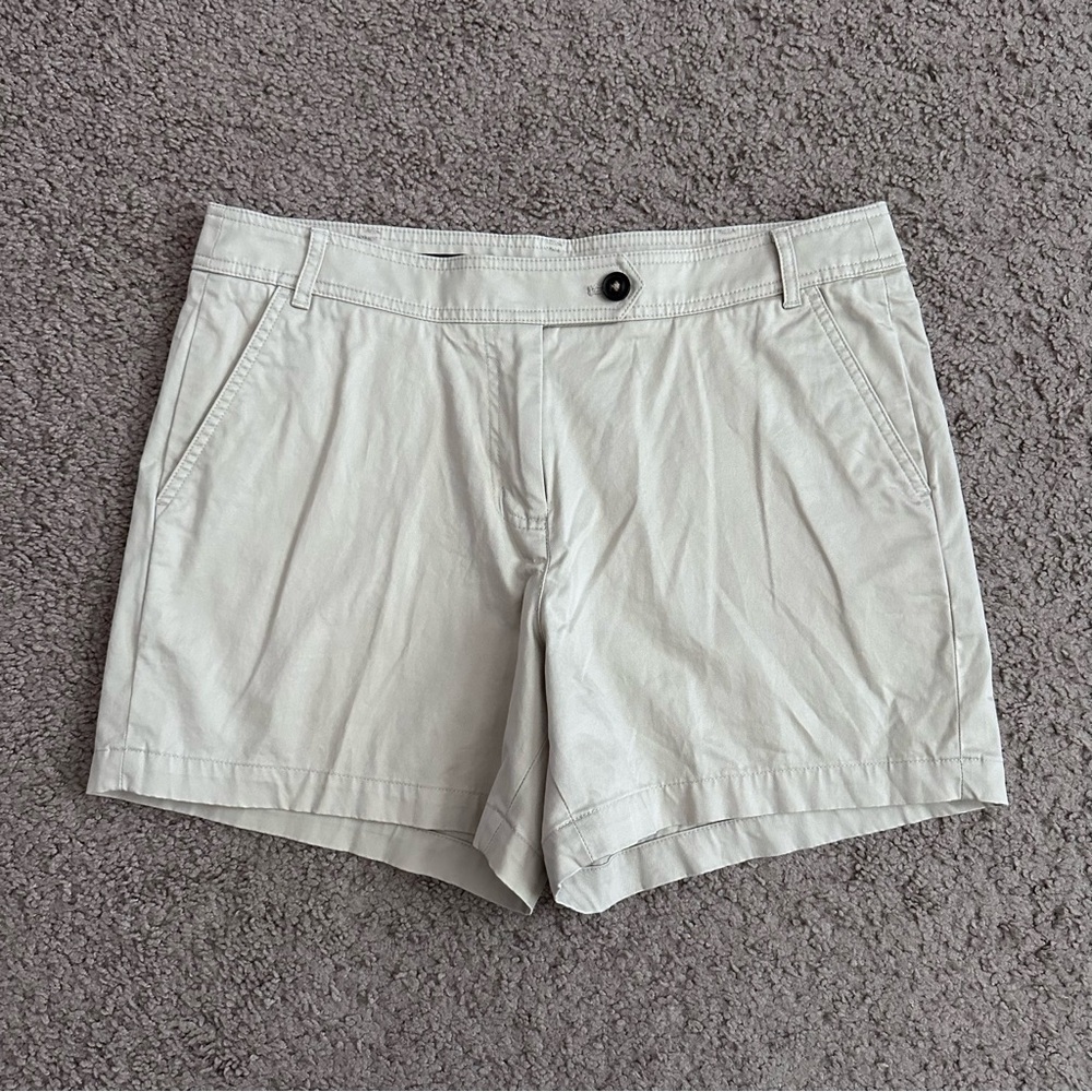 Brooks Brothers Light Cream Women's Shorts